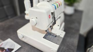 Macchina Singer Coverlook Punto di Copertura