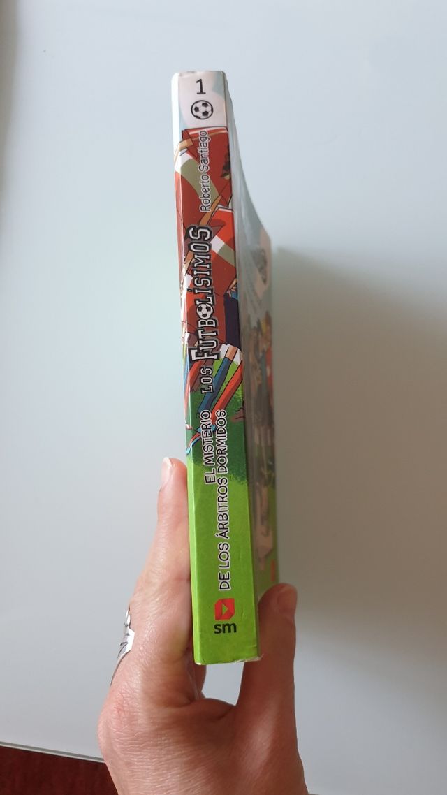 Los Futbolísimos 1: El misterio de los árbitros...