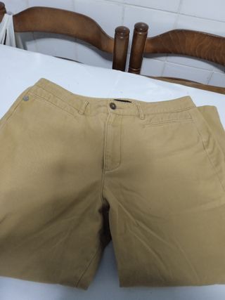 Pantalón beige hombre