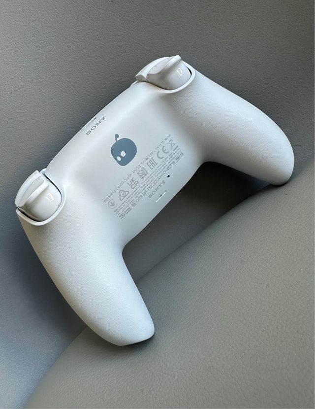 Controller Dualsense ASTROBOT per PS5 e PC