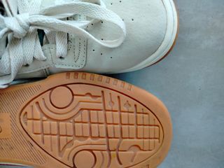 Zapatillas Fila Beige y Verde Talla 40