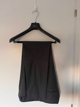 Traje gris