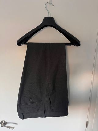 Traje gris