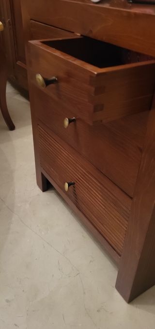 Mesitas de noche de madera de pino