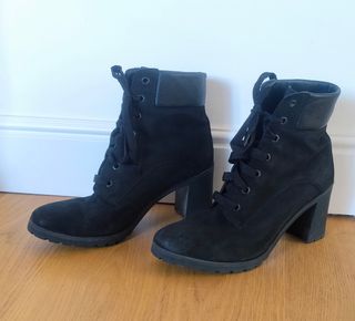 Scarponcini Timberland neri tacco alto