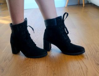 Scarponcini Timberland neri tacco alto