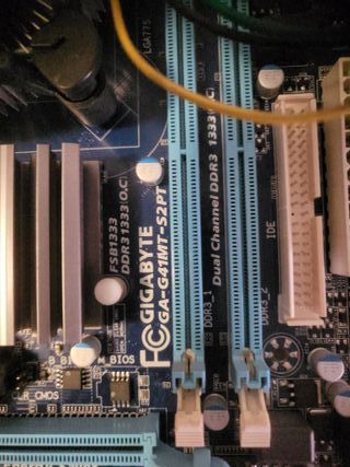 Placa Gigabyte GA-G41MT-S2 + Pentium E5700 + RAM
