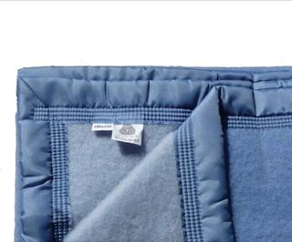 Manta para cama Comptoir du Linge
Cama