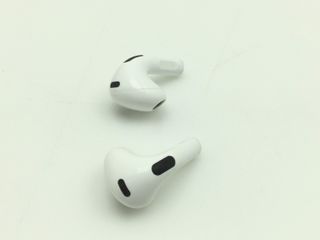 in-ear apple airpods 3 gen
