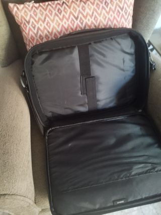 Porta ordenador Tech negro