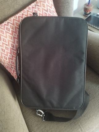 Porta ordenador Tech negro