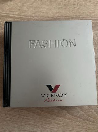 Collar Viceroy Cuero y acero 