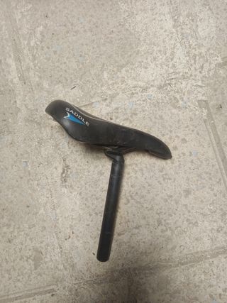 Sillín de bicicleta con tija
