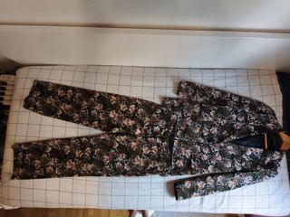 Traje floral Zara