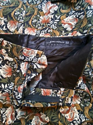 Traje floral Zara