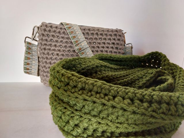 Bufanda crochet infinita verde nueva