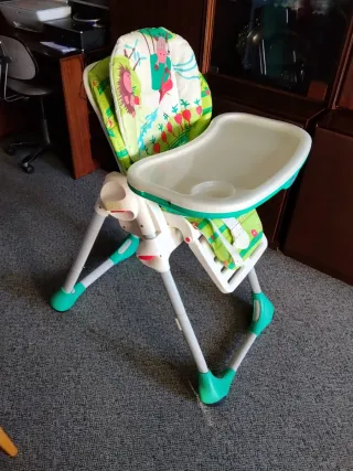 Trona de bebé con funda y bandeja