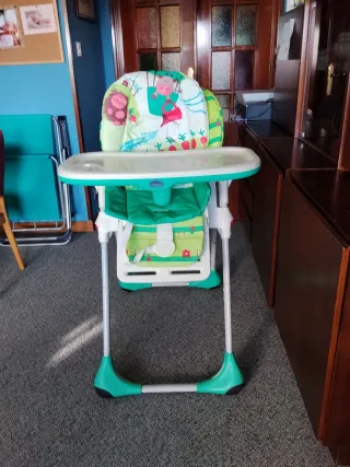 Trona de bebé con funda y bandeja