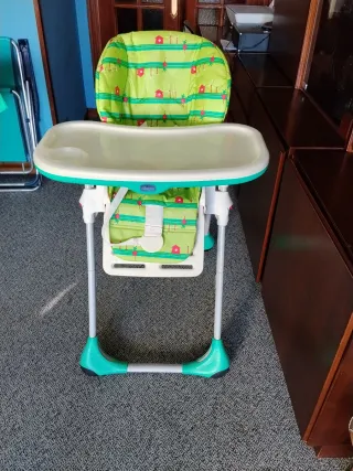 Trona de bebé con funda y bandeja