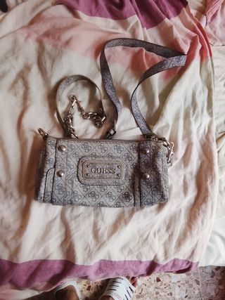 Bolso Guess Beige y Gris