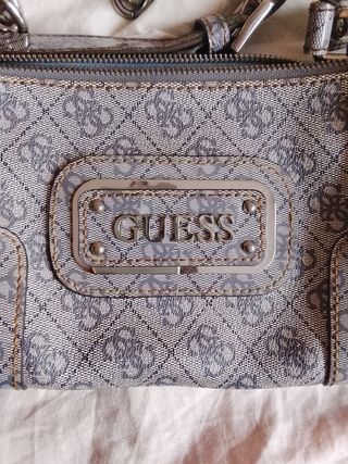 Bolso Guess Beige y Gris