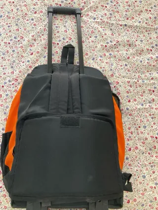 Maleta Mochila The North Face Naranja y Negra