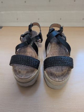 Sandalias Mustang Talla 39 Negras