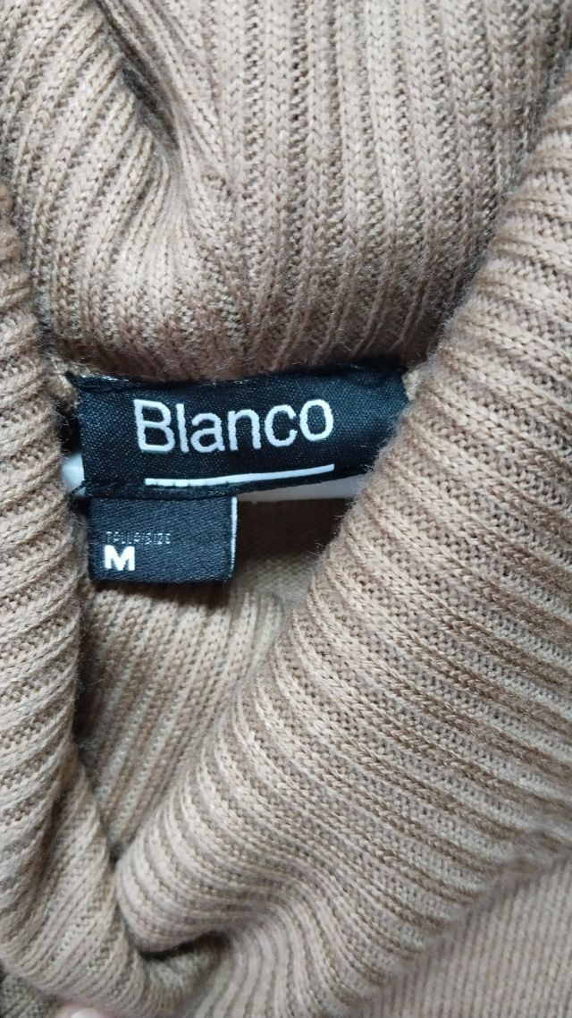 Jersey cuello alto con medidas.