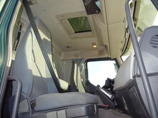 Volvo FE 300 - CAMION GRUA