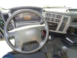 Volvo FE 300 - CAMION GRUA