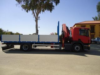 SCANIA P 230 - CAMIONES GRUAS