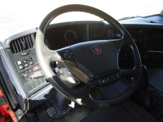 SCANIA P 230 - CAMIONES GRUAS