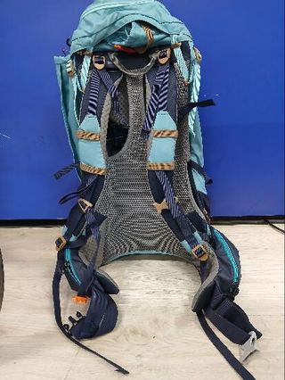 Mochila de montaña y trekking 45L+10L Mujer Forclaz MT500