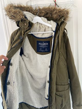Parka Pull&Bear verde talla M. 