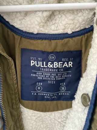 Parka Pull&Bear verde talla M. 