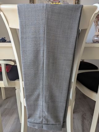 Traje gris a cuadros. 