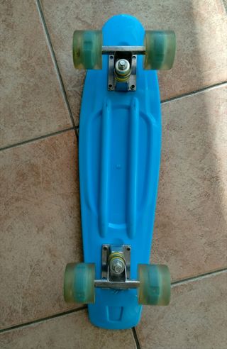 Skateboard con ruote luminose