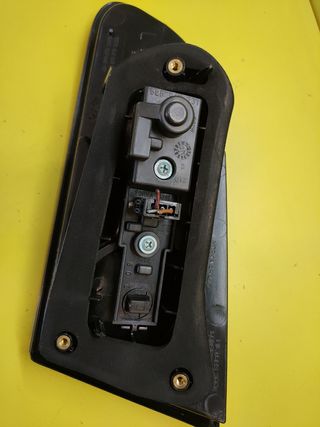 PILOTO TRASERO IZQUIERDO PORTON SEAT IBIZA 6L