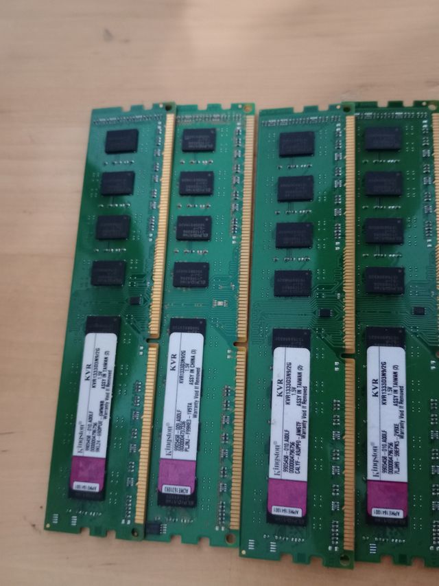 4 Memorias RAM de 2gb total 8Gb