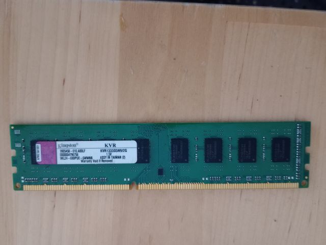 4 Memorias RAM de 2gb total 8Gb