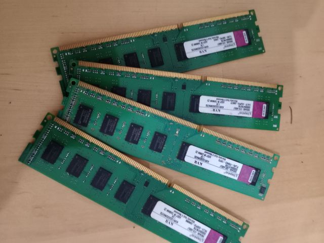 4 Memorias RAM de 2gb total 8Gb