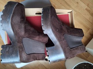 Botines de gamuza marrón