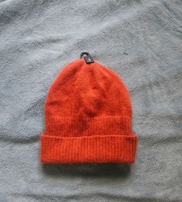 Gorro naranja de lana