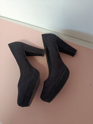 Zapatos de tacón negros para mujer