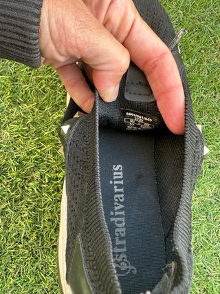 Zapatillas Stradivarius negras y blancas