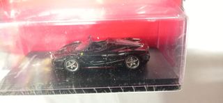 LAFERRARI APERTA - 2016 FERRARI GT 1:64 +BOOK