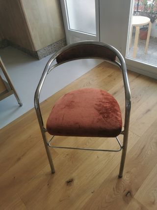 Sedia vintage in metallo e velluto