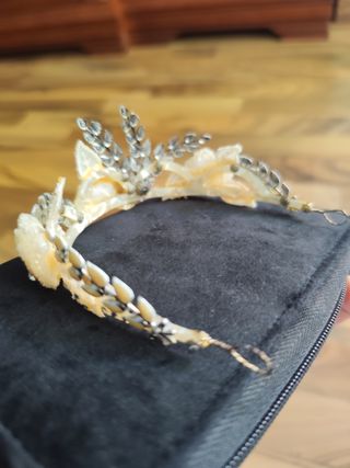 Tocado Novia Dorado y Blanco