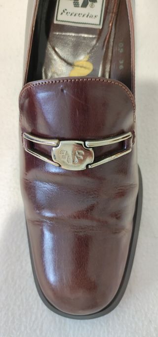 Zapatos marrones Ferrerias. Talla: 36