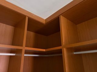 Armario vestidor de madera